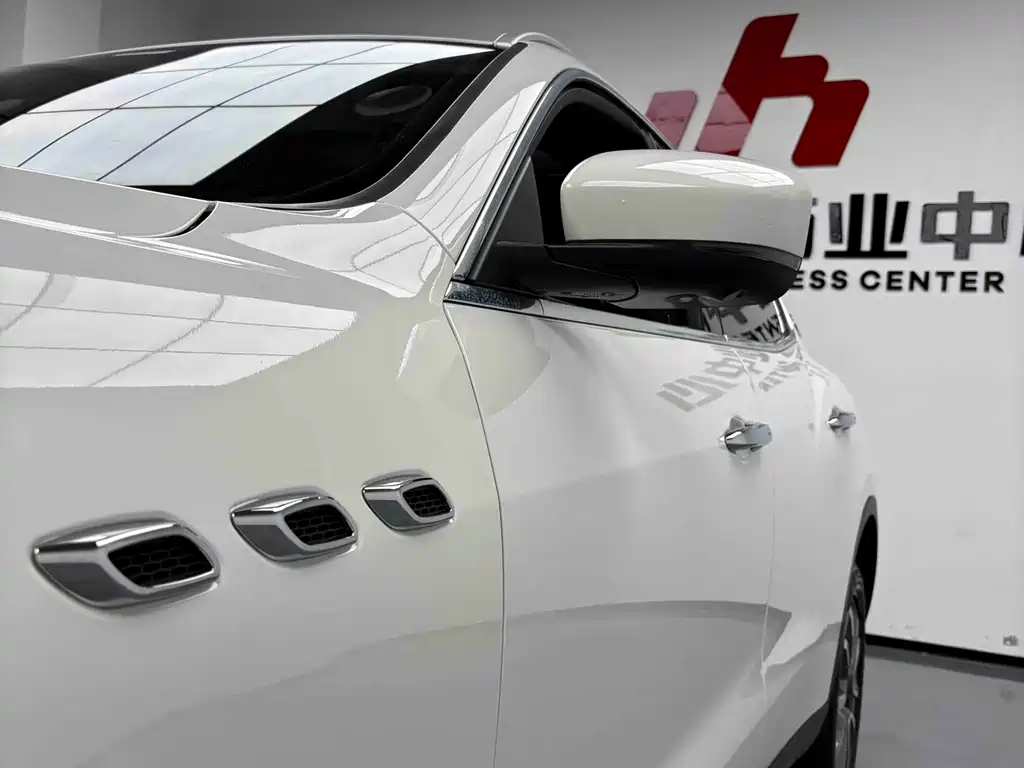 Maserati Levante 2019 — фото 16