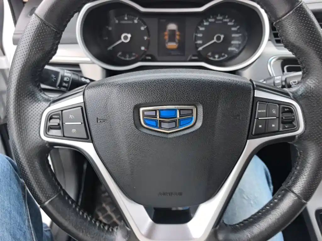 Geely Emgrand GS 2018 — фото 11