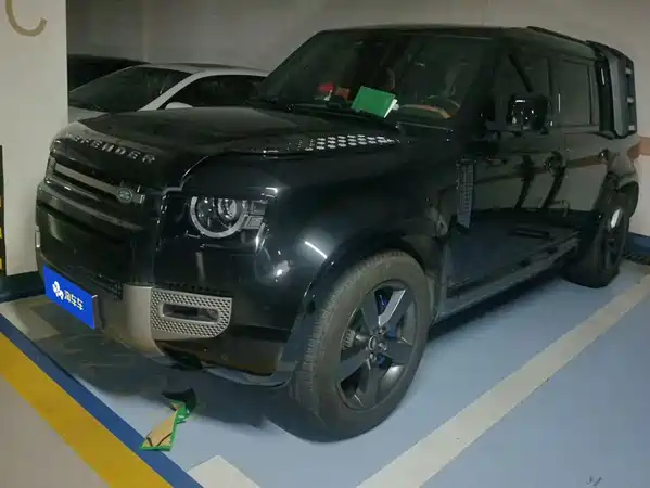 Land Rover Defender 2023