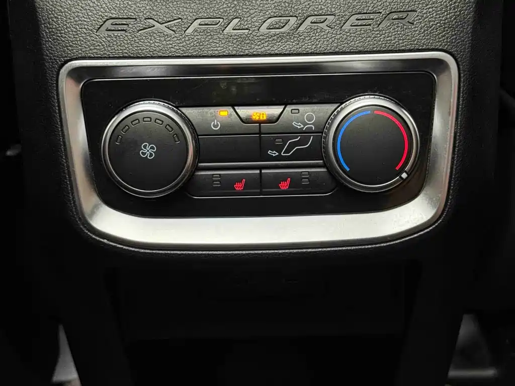 Ford Explorer 2023 — фото 11