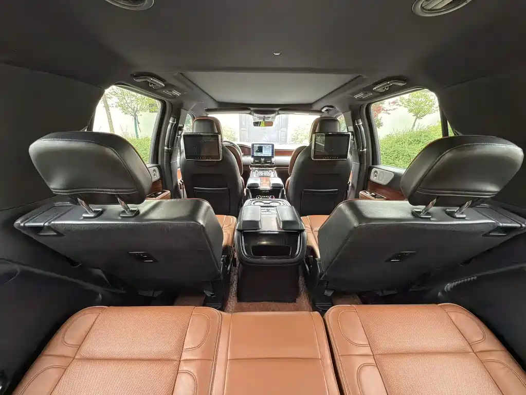 Lincoln Navigator 2019 — фото 15