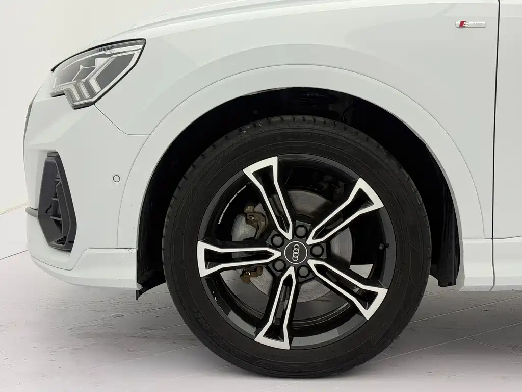 Audi Q3 2022 — фото 22