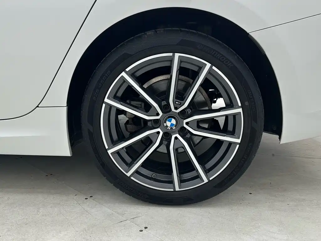 BMW 3 Series 2022 — фото 17