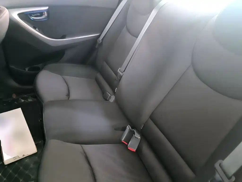 Hyundai Elantra Langdong 2018 — фото 17