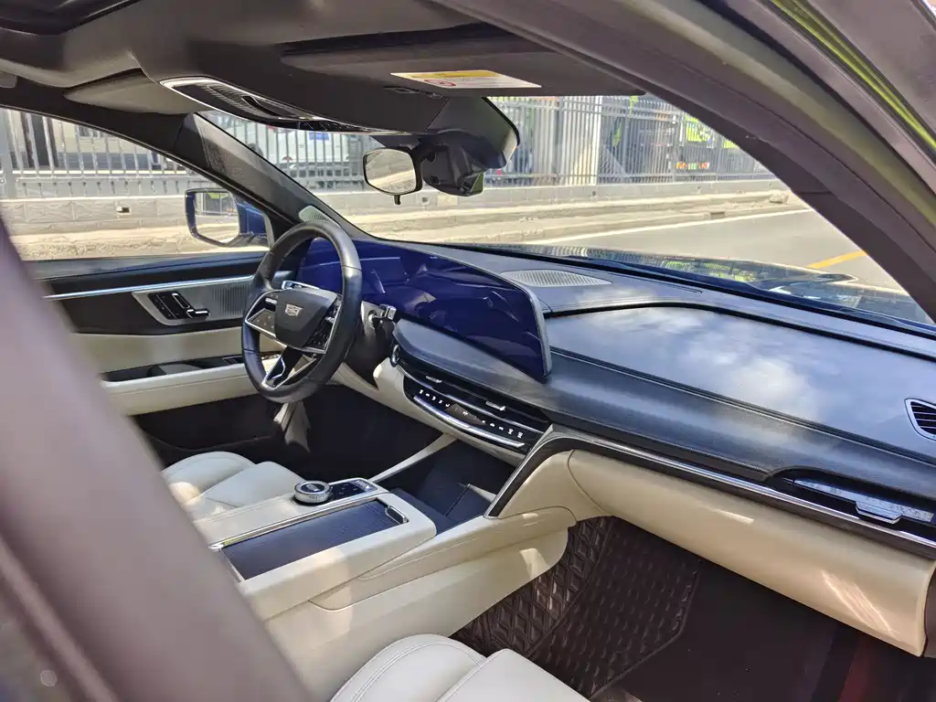 Cadillac CT6 2023 — фото 21