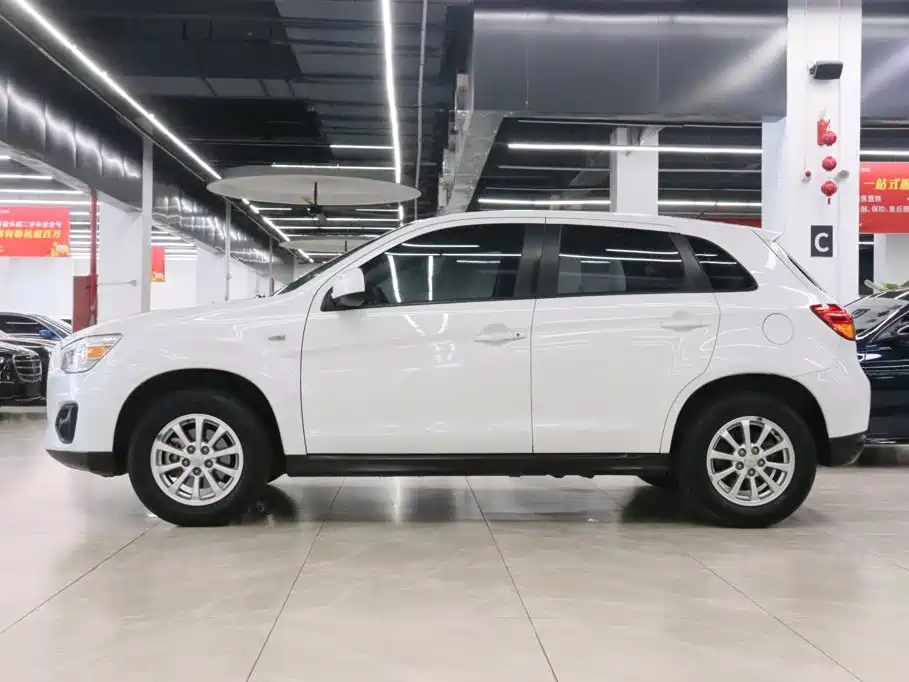 Mitsubishi Jinxuan ASX 2016 — фото 3