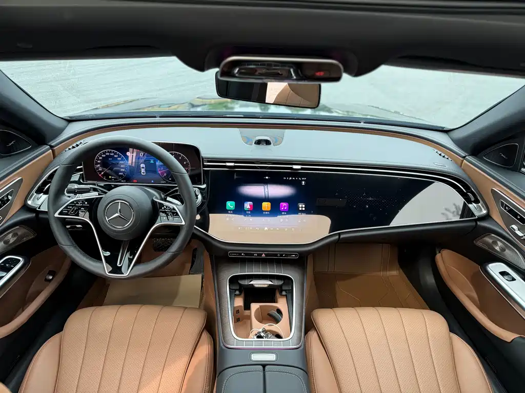 Mercedes-Benz E-Class 2025 — фото 13