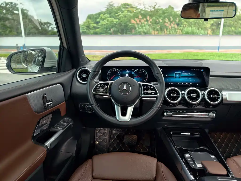 Mercedes-Benz GLB 2023 — фото 19
