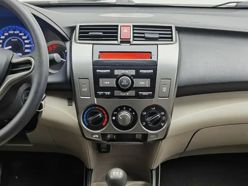 Honda City Classic 2013 — фото 12