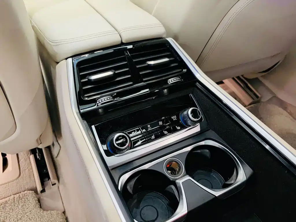 BMW 7 Series 2017 — фото 17