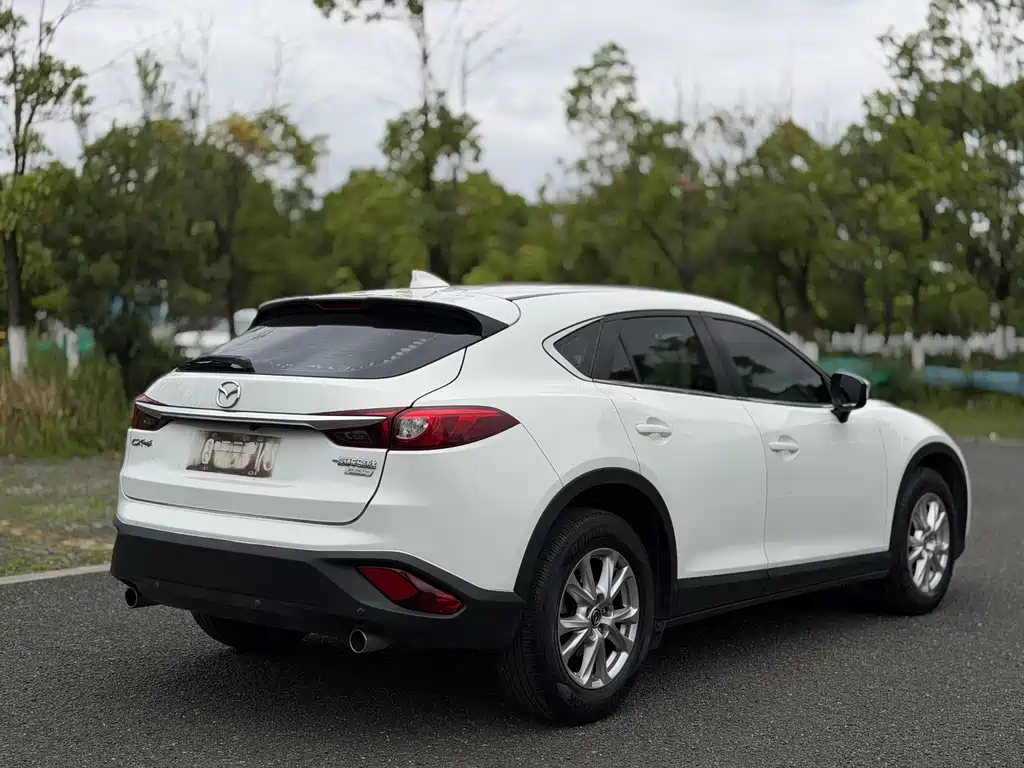 Mazda CX-4 2018 — фото 9