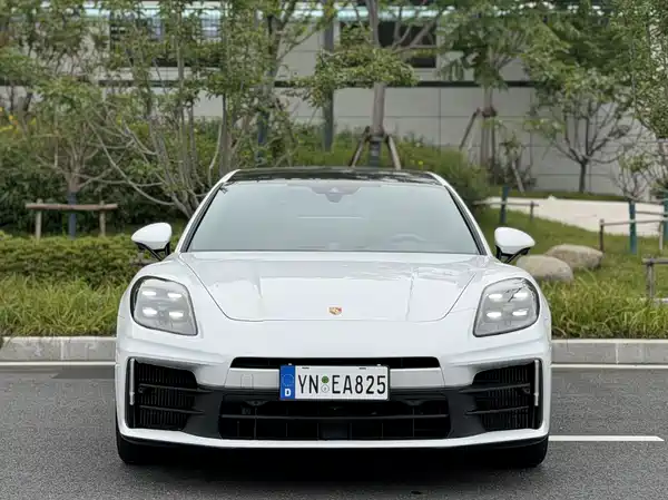 Porsche Panamera 2024