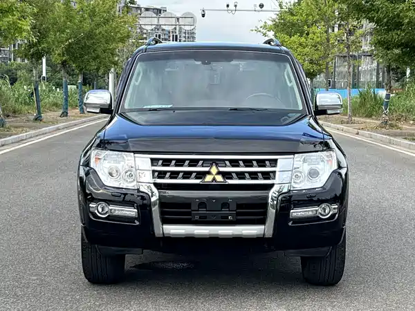 Mitsubishi Pajero 2017