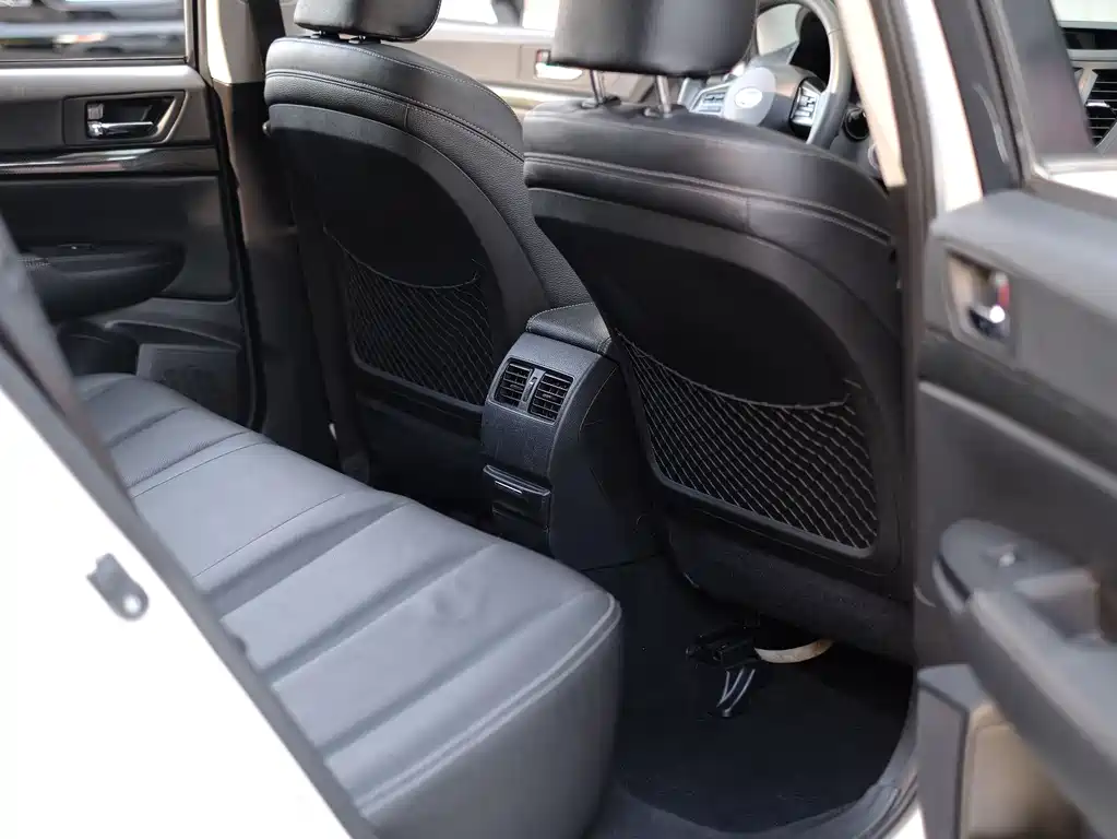 Subaru Outback 2014 — фото 40