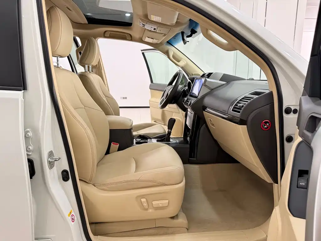Toyota Prado 2016 — фото 11