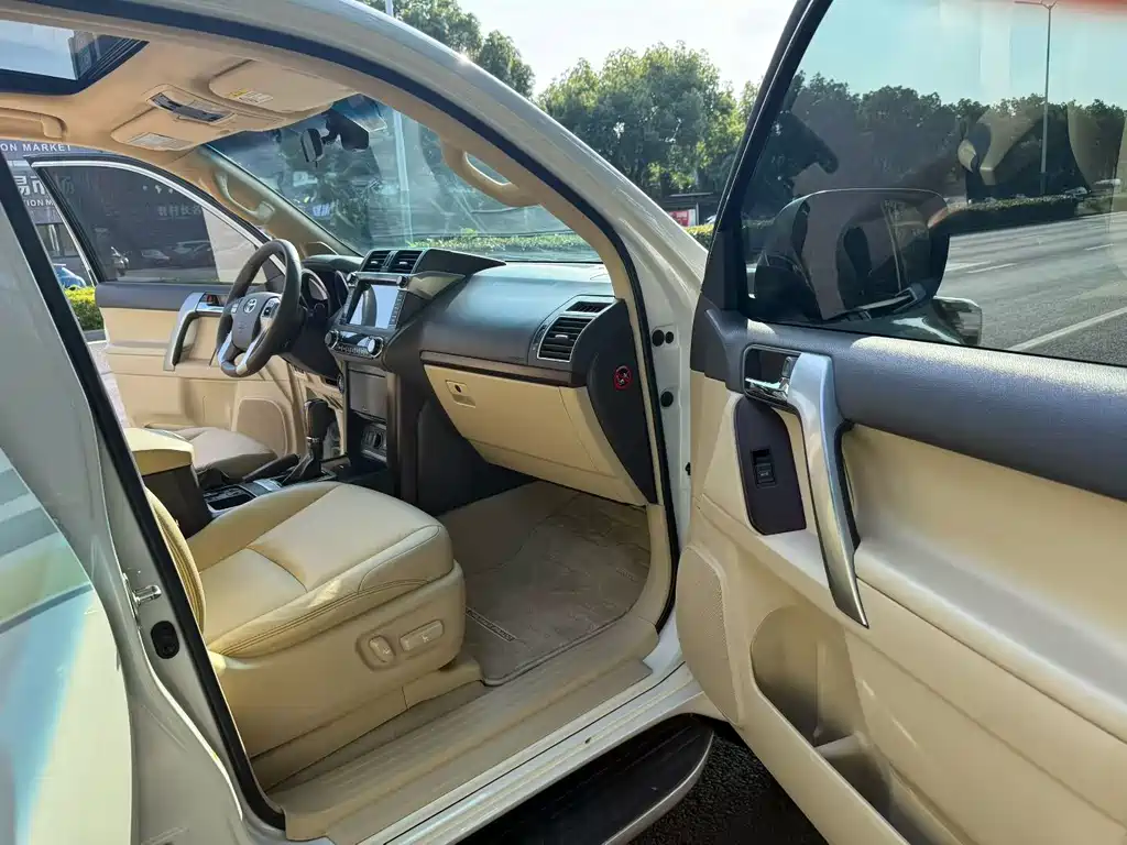 Toyota Prado 2017 — фото 12