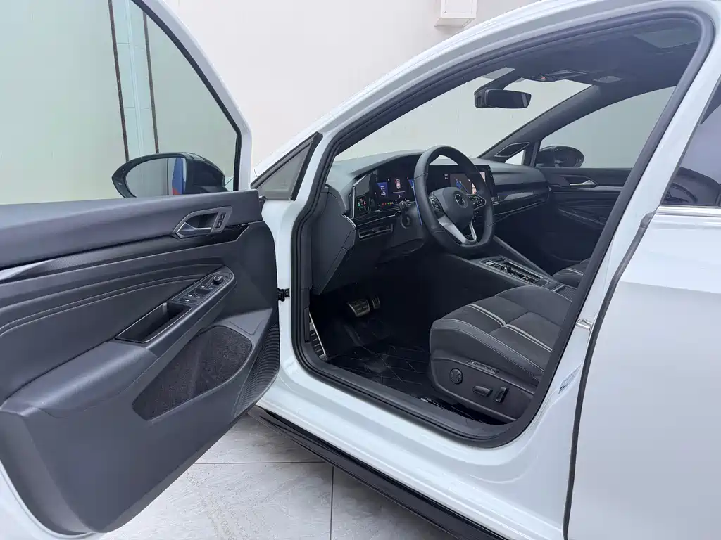 Volkswagen Golf 2023