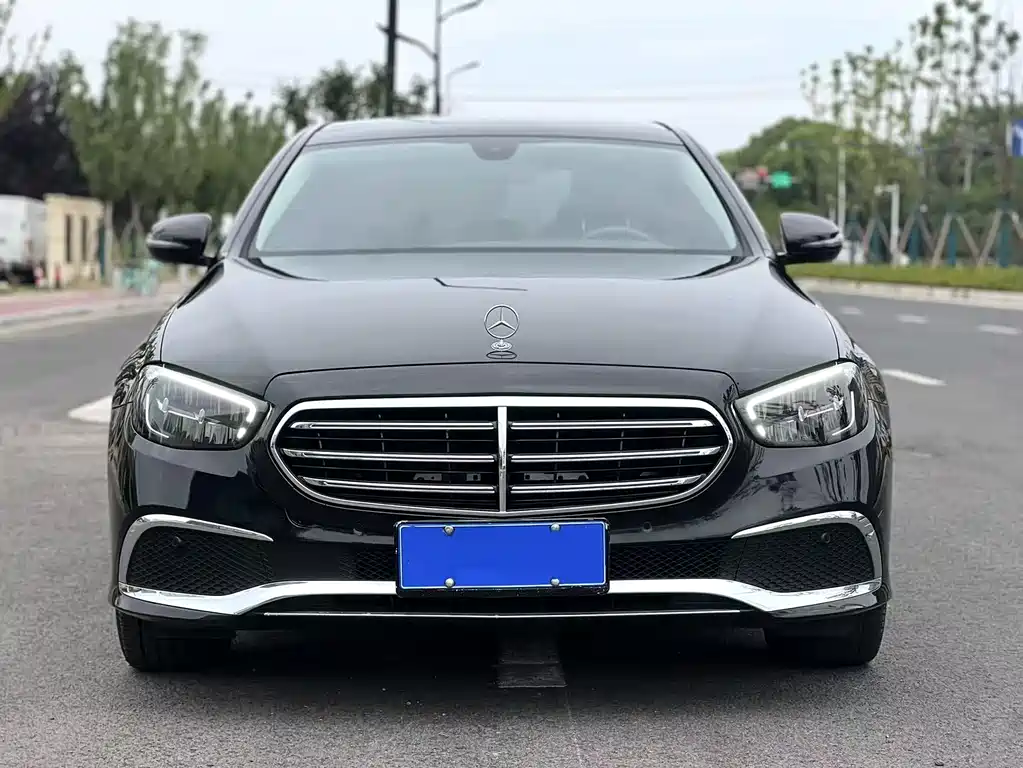 Mercedes-Benz E-Class 2023 — фото 2