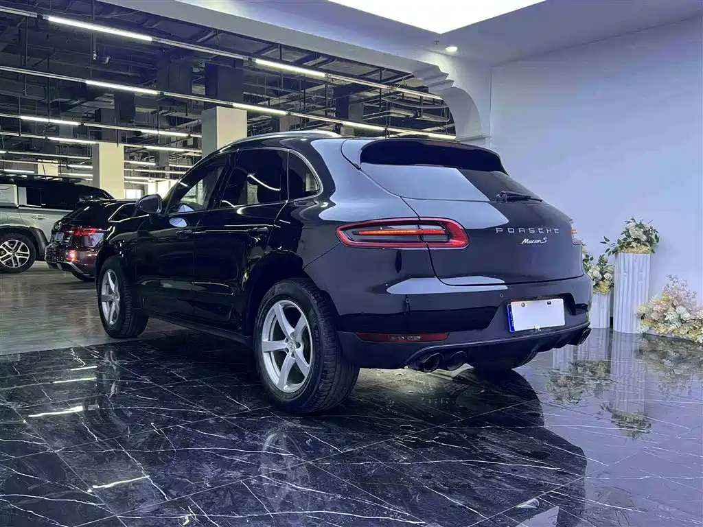 Porsche Macan 2016 — фото 18