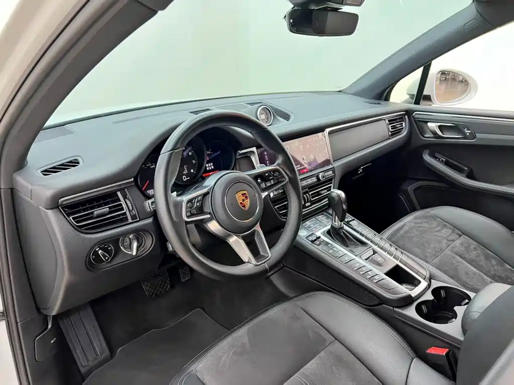 Porsche Macan 2021 — фото 13