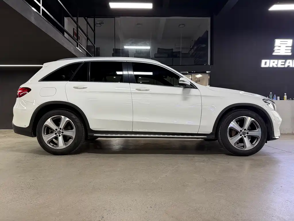 Mercedes-Benz GLC 2017 — фото 10