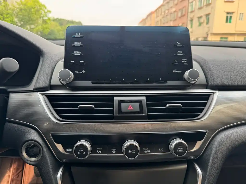 Honda Accord 2021 — фото 13