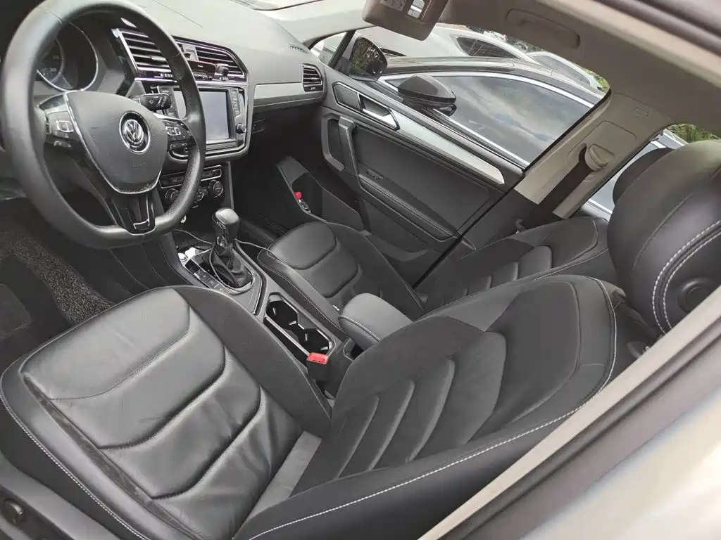 Volkswagen Tiguan L 2018 — фото 12
