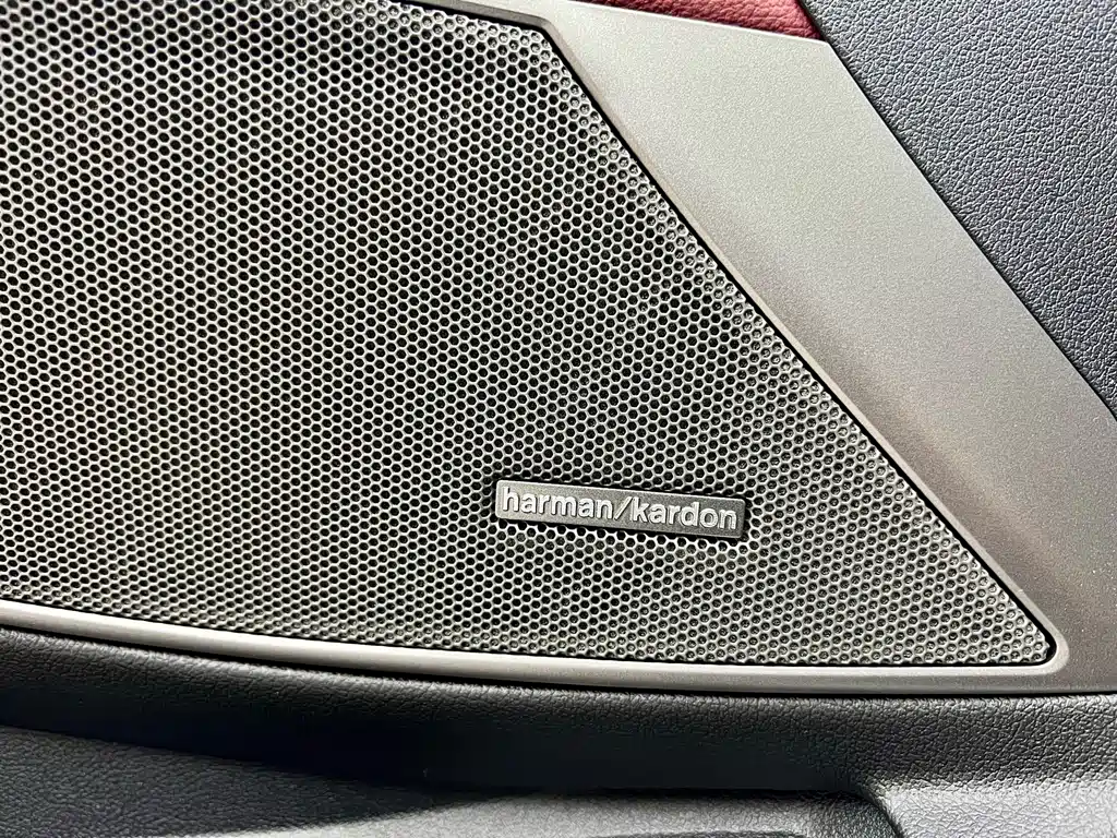 BMW 3 Series 2024 — фото 14