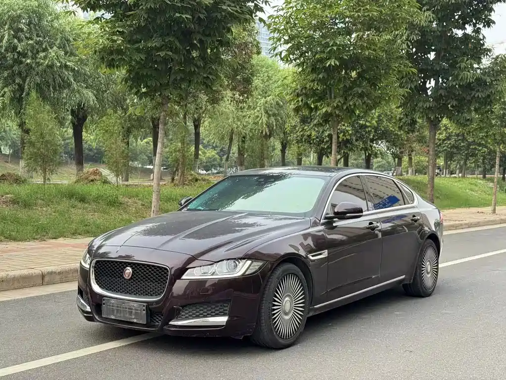 Jaguar XFL 2021 — фото 1