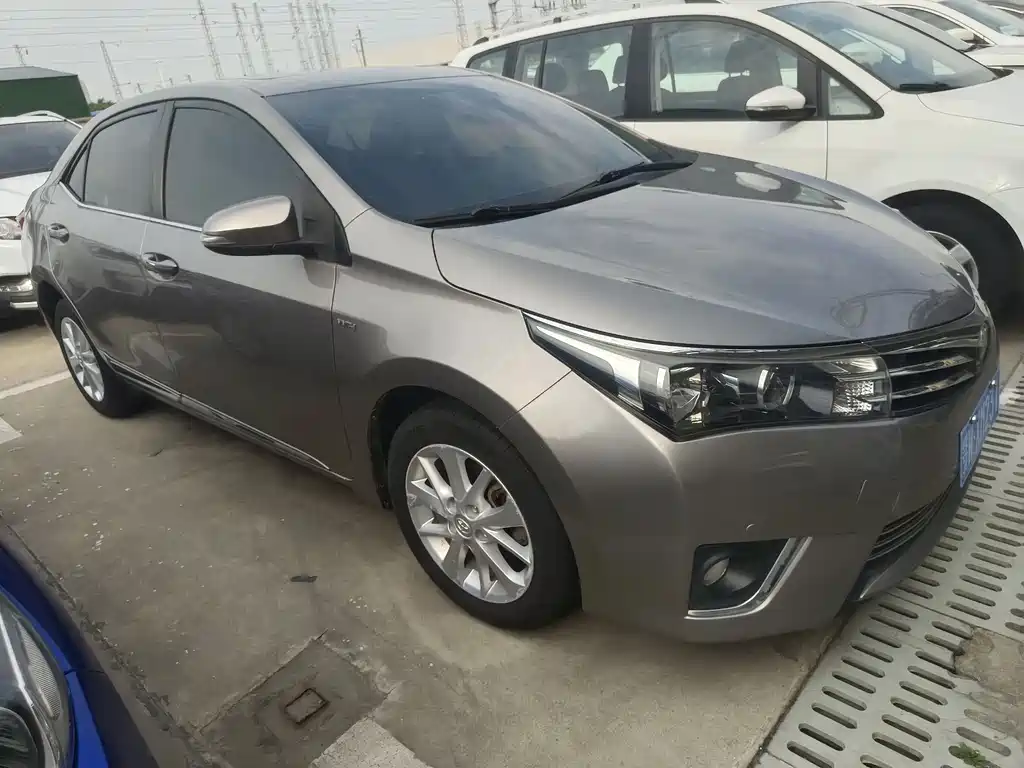 Toyota Corolla 2015 — фото 2