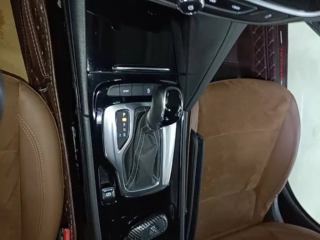 Buick Regal 2020 — фото 14