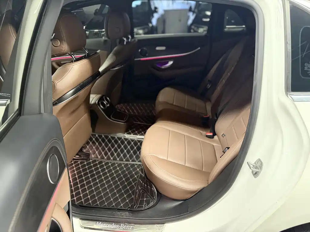 Mercedes-Benz E-Class 2020 — фото 11
