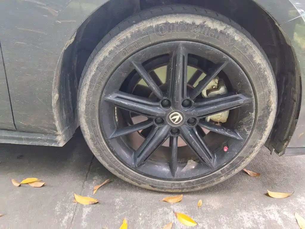 Changan UNI-V Smart Electric Idd 2023 — фото 8