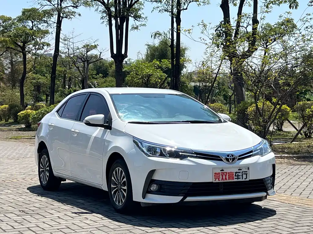 Toyota Corolla 2017 — фото 3