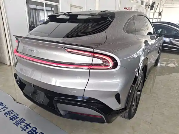 Xiaomi YU7 2025