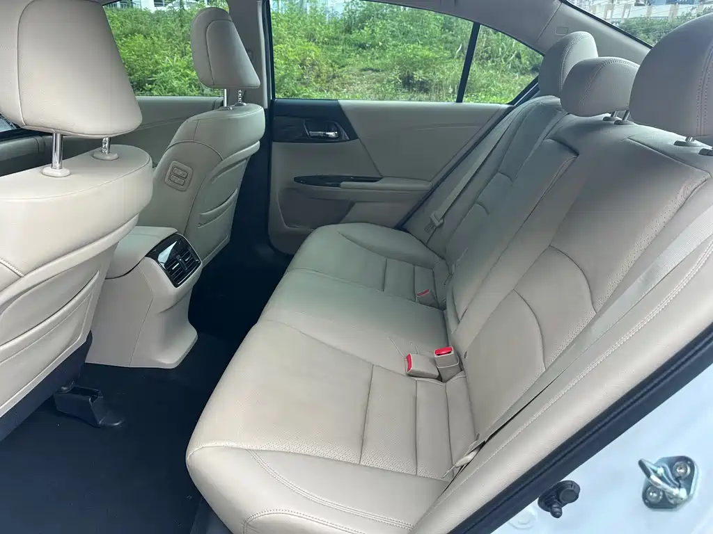Honda Accord 2014 — фото 12