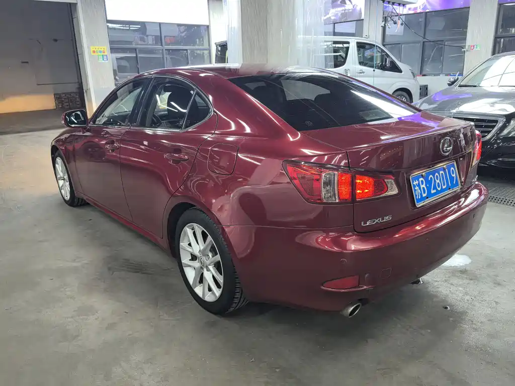 Lexus IS 2013