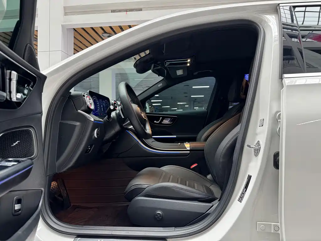 Mercedes-Benz C-Class 2023 — фото 13