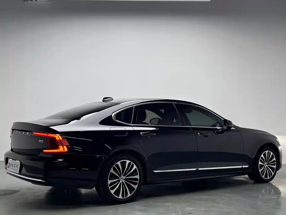 Volvo S90 2023 — фото 13