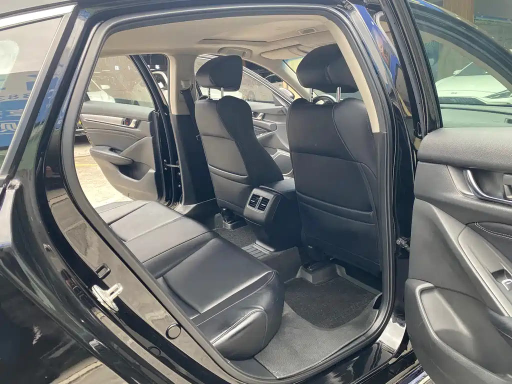 Honda Accord 2019 — фото 12