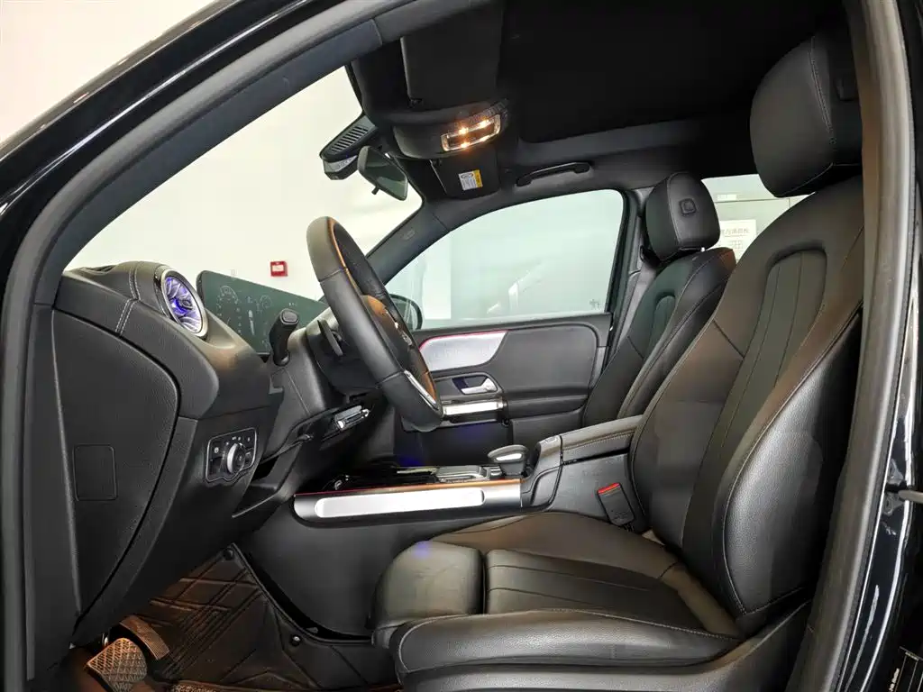 Mercedes-Benz GLB 2023