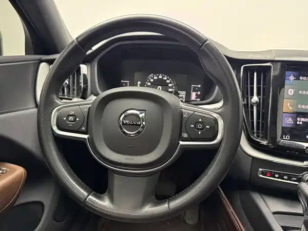 Volvo XC60 2021