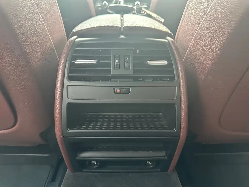 BMW 7 Series 2015 — фото 29
