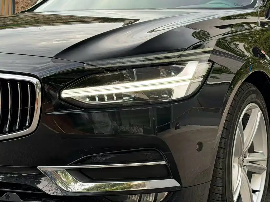 Volvo S90 2019 — фото 18
