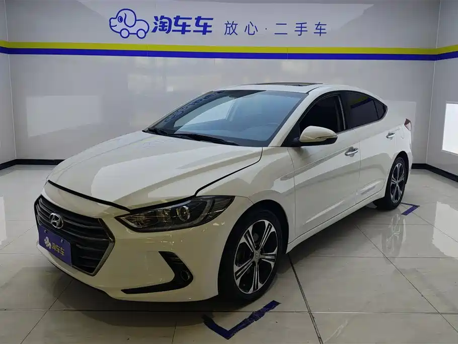 Hyundai Elantra 2018 — фото 1