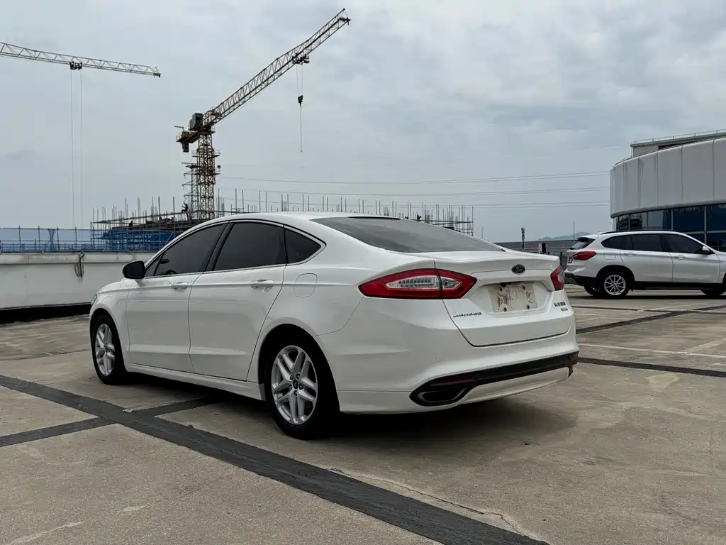 Ford Mondeo 2016 — фото 10