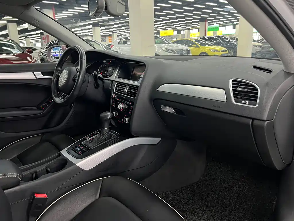 Audi A4L 2016