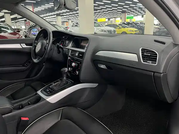 Audi A4L 2016