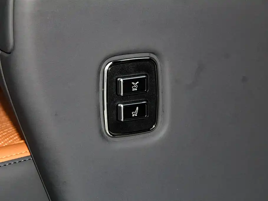 Toyota Sienna — фото 22