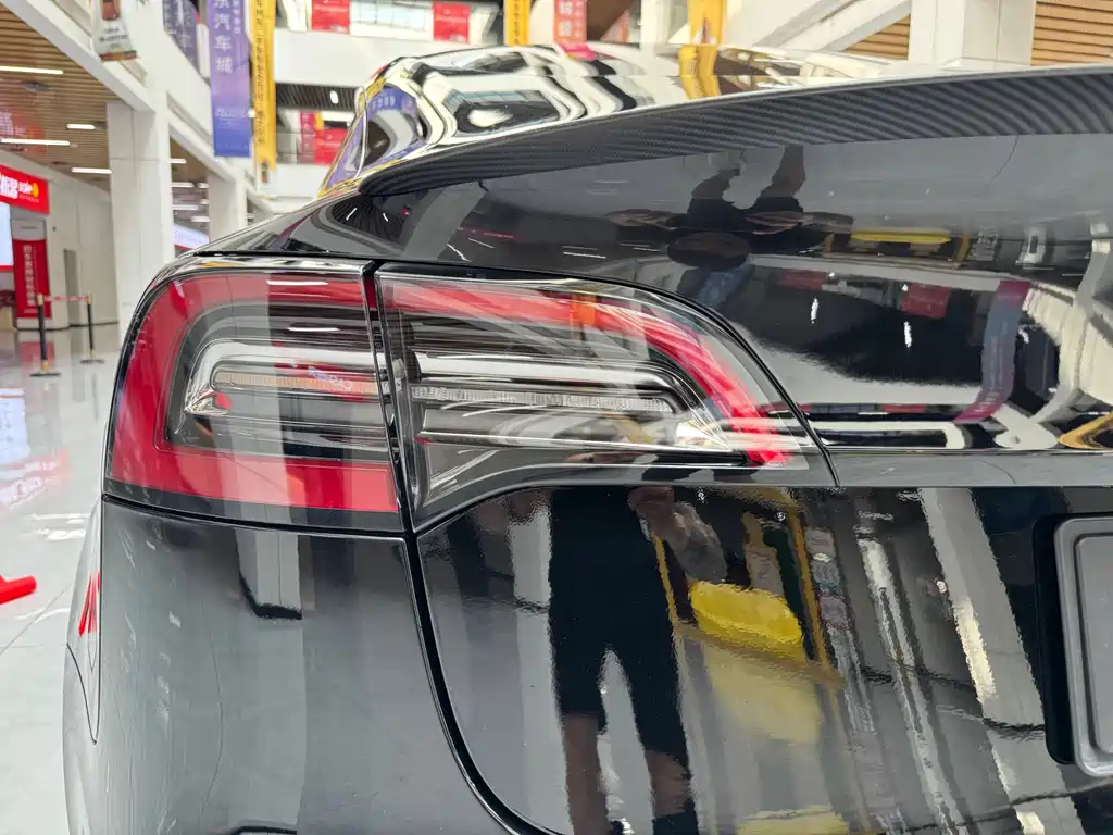 Tesla Model 3 2021 — фото 15